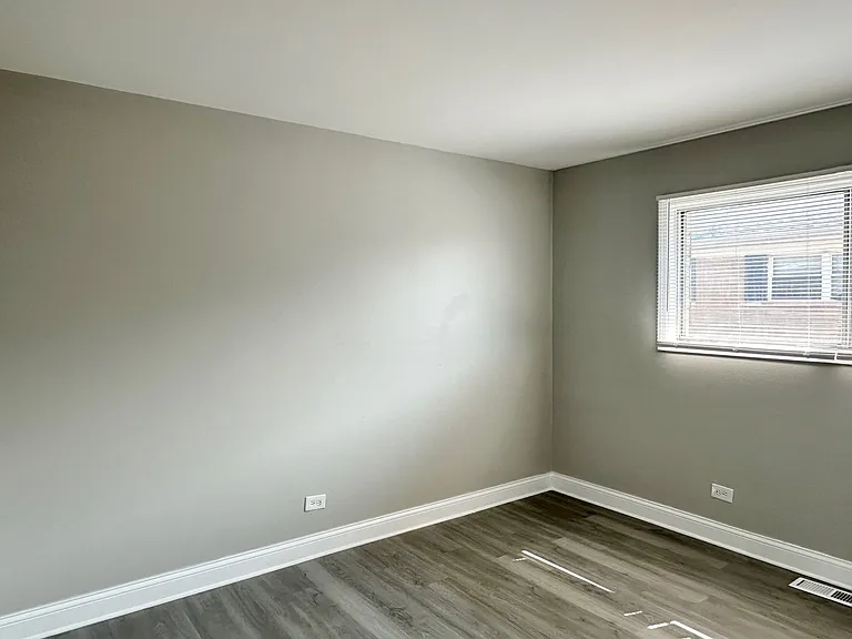 1719 E Roosevelt Rd #2 — Photo 13