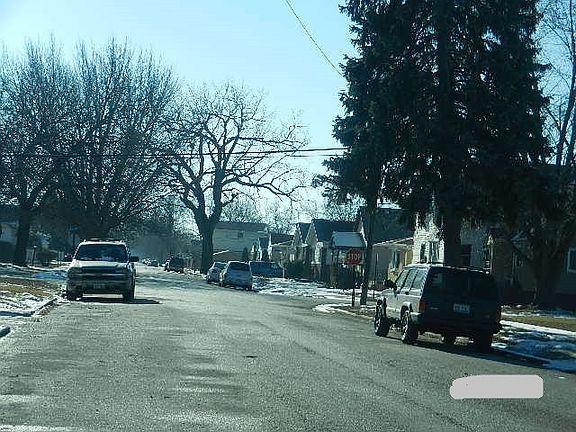3rd image of 518 Greenbay Ave