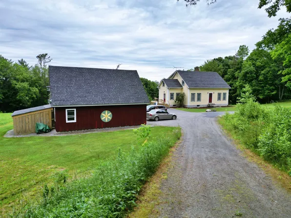 2425 Old Silo Road, Barnet, VT 05819
