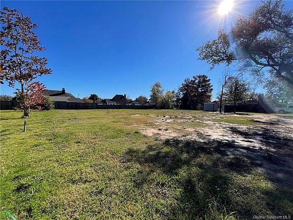 4th image of 4931 Country Club Ct