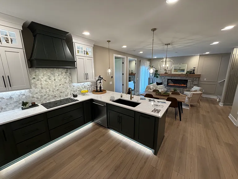 2134 E Beaumont St — Photo 21
