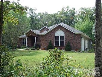 Executive Home on 3.74 Acres Close to Town