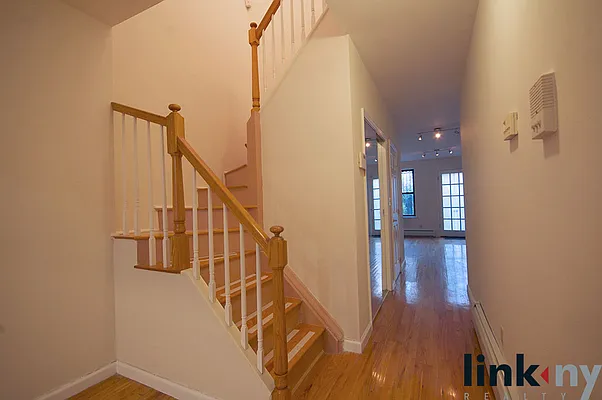Rented by Link NY Realty | media 29