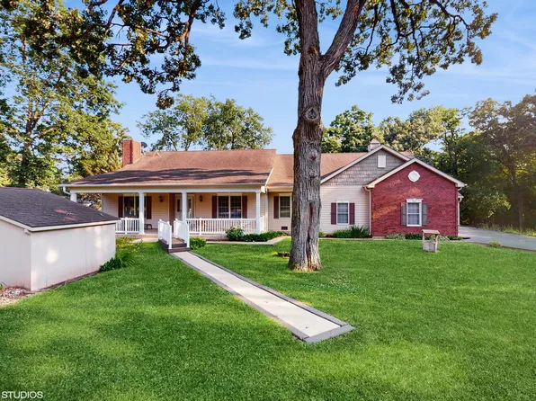 1513 Berwyn St, Spring Grove, IL 60081