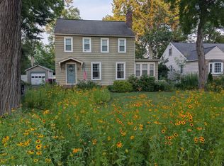 1912 Dean St, Niskayuna, NY 12309