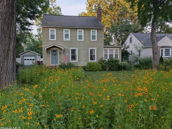 1912 Dean Street, Niskayuna, NY 12309