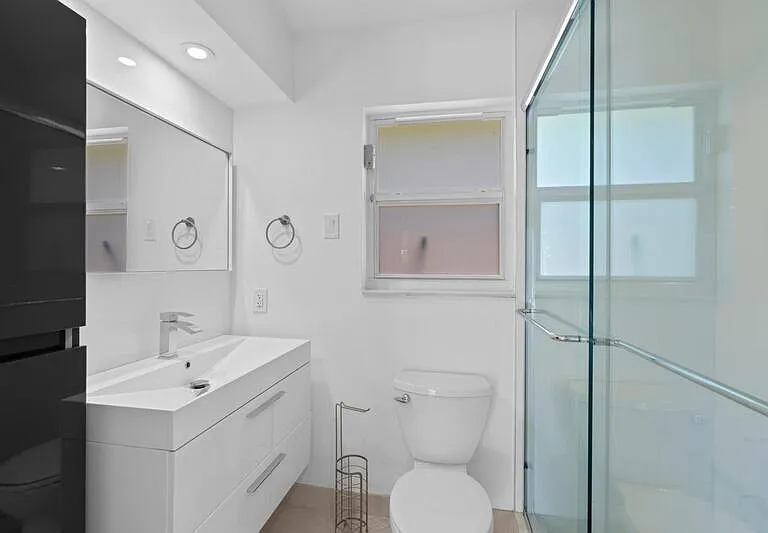 391 SE 7th Ave — Photo 33
