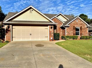 13 S 14th St, Lavaca, AR 72941