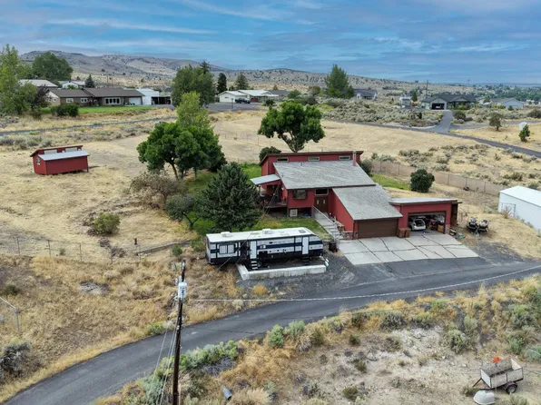 29624 Squire Dr, Hines, OR 97738