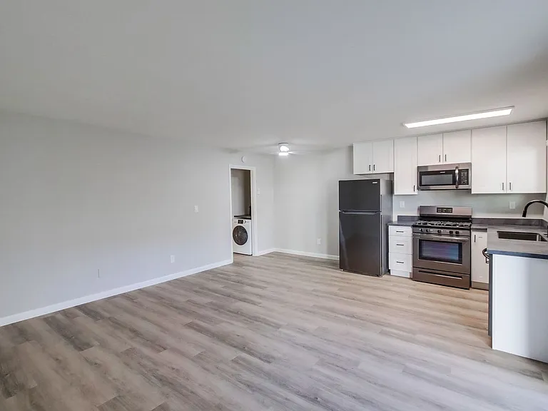 4424 Mississippi St #10 — Photo 6
