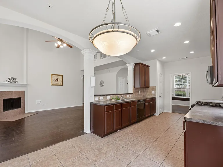 7519 Chathan Glen Ln — Photo 15