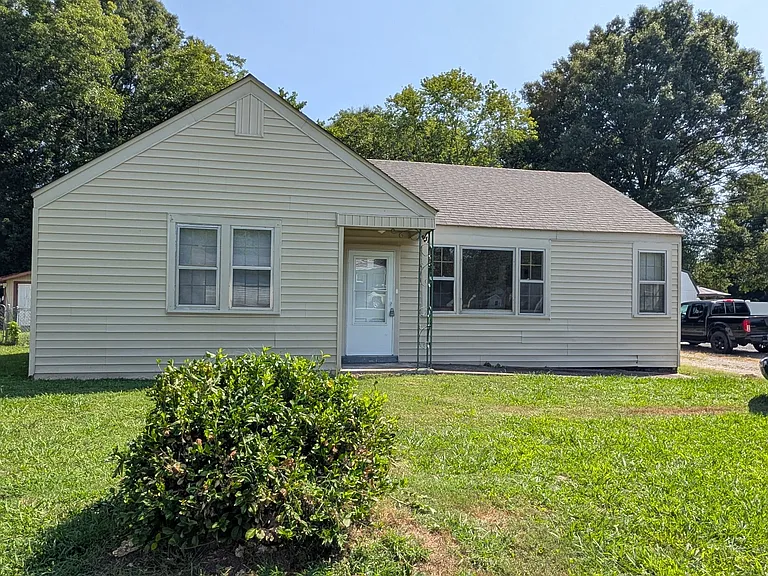 600 N Anderson St — Photo 1