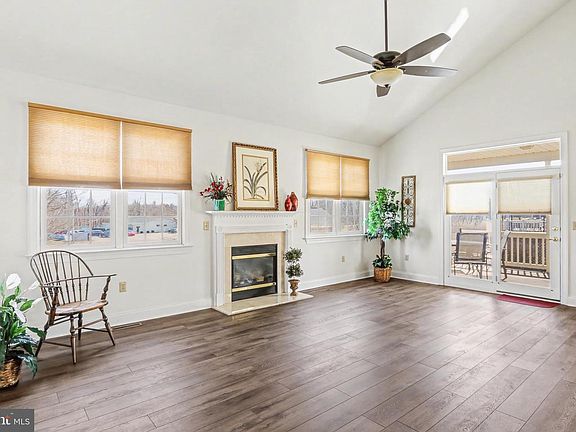 4th image of 211 Brookridge Ct
