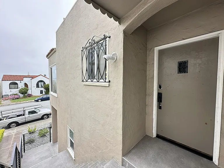 2984 20th Ave — Photo 4