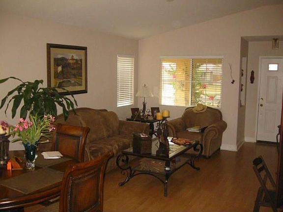 3rd image of 346 Foxtrail Dr