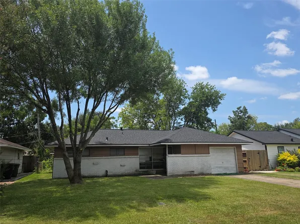 10118 Lafferty Oaks St, Houston, TX 77013