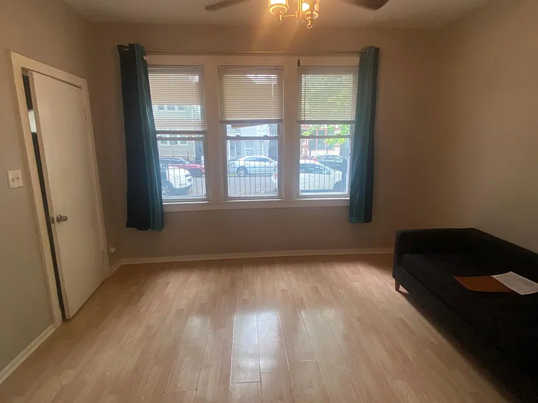 4848 S Honore St #1F — Photo 2