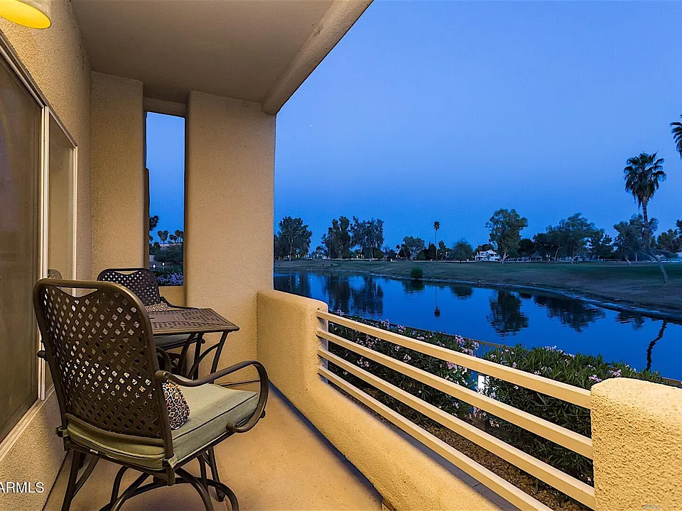 7401 W Arrowhead Clubhouse Dr #1086