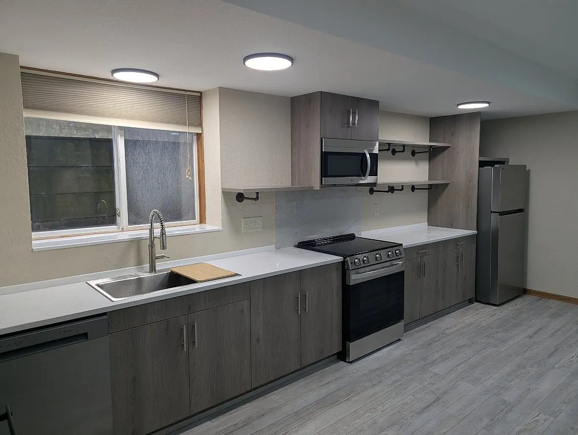 2 bed, 1100 sqft, $1,695 — Photo 1