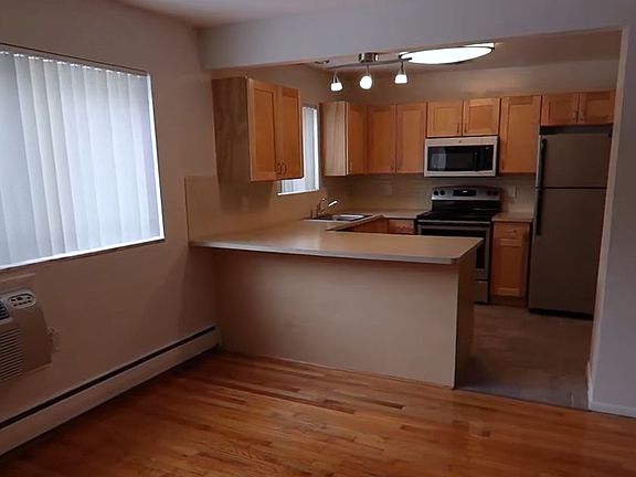 2nd image of 2425 Starr Rd APT 401