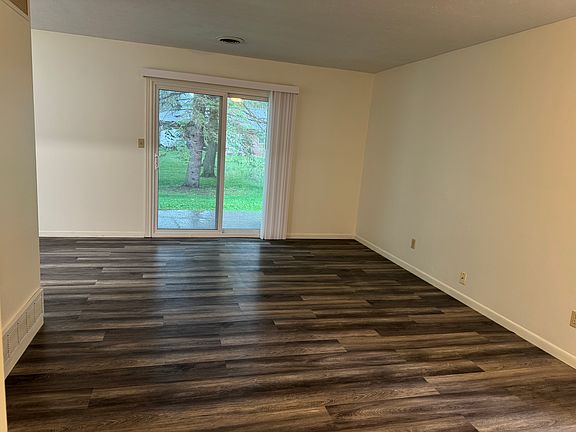 3rd image of 101 Parsons St APT F