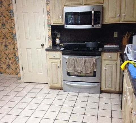 5th image of 4882 Lakeway Dr