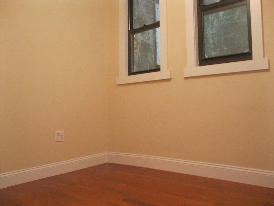 2nd image of 257 N 7th St APT 4L