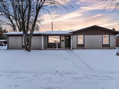39266 Dover St, Livonia, MI, 48150