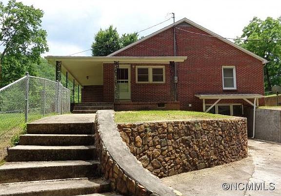 2nd image of 1861 Shoal Creek Rd