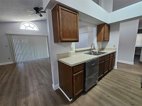 3rd image of 3716 Narroline Dr