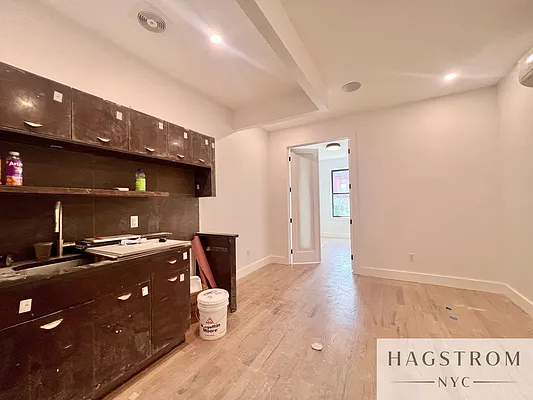 Rented by Hagstrom Management Inc | media 26