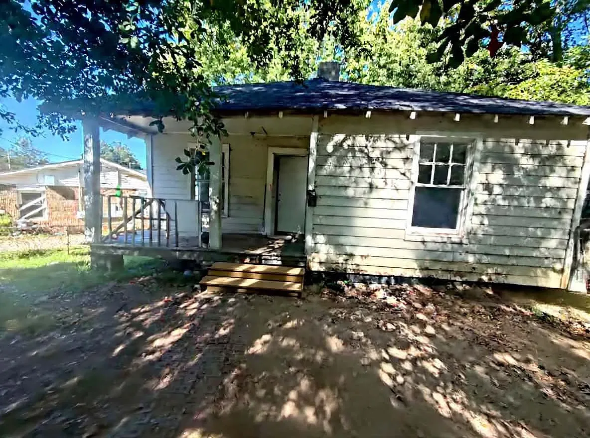 2 bed, 800 sqft, $1,100 — Photo 1