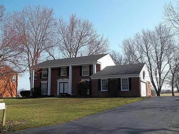 2nd image of 1927 E Spinningwheel Ln