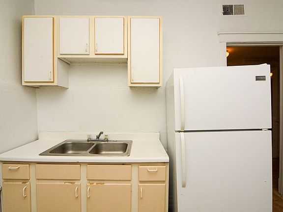 3rd image of 2516 N Kedzie Blvd #W2