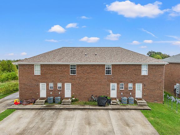 3rd image of 2012 Willow Dr
