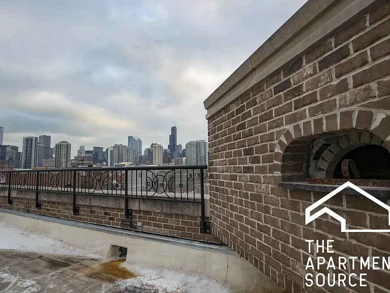 670-72 N Peoria St #2 — Photo 15
