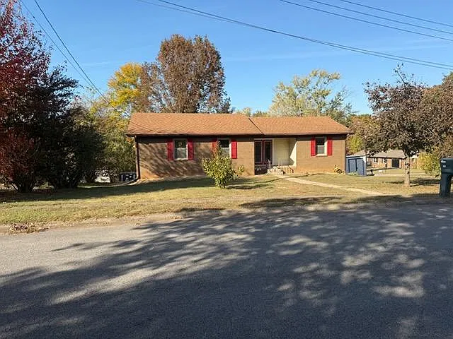 501 Sands Dr