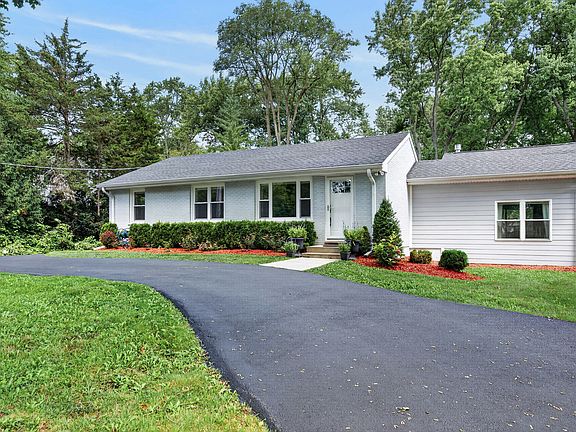 2nd image of 15776 W Woodbine Cir