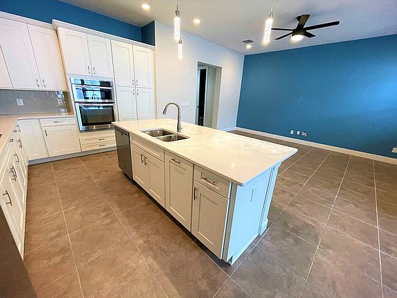 4th image of 8853 Lakeshore Pointe Dr #1