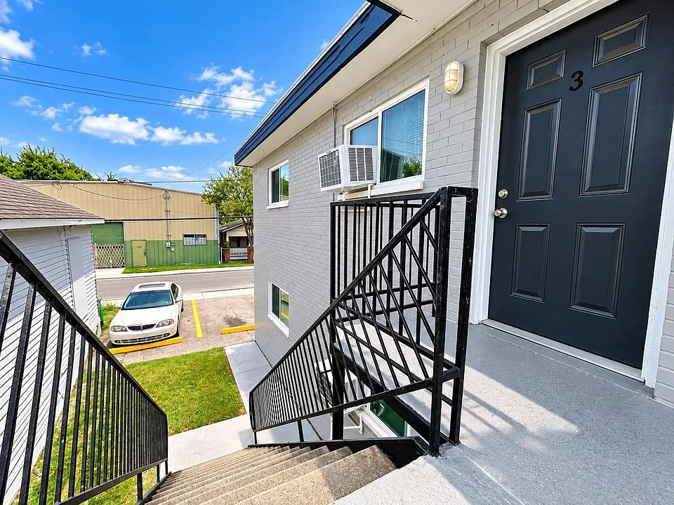 3906 Rotman St #3