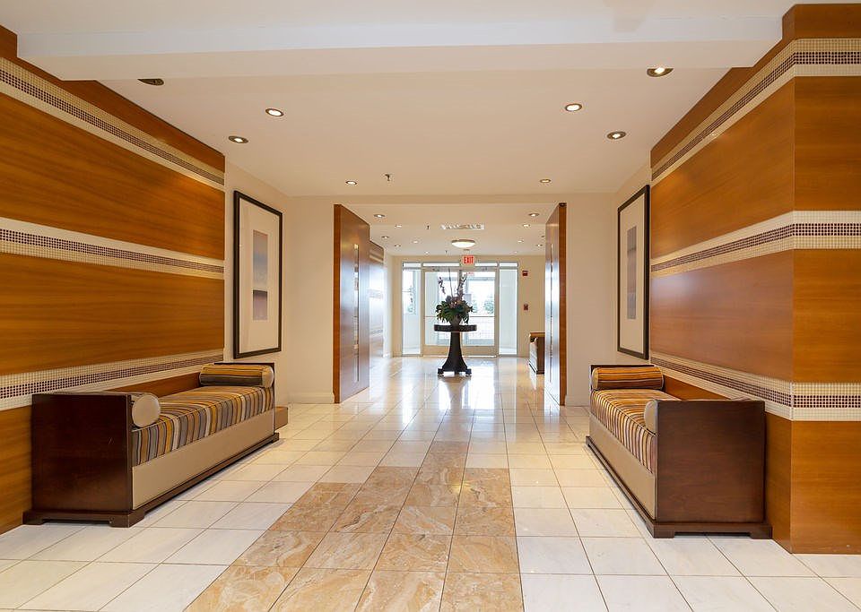 2nd image of 4 Constellation Pl APT 210