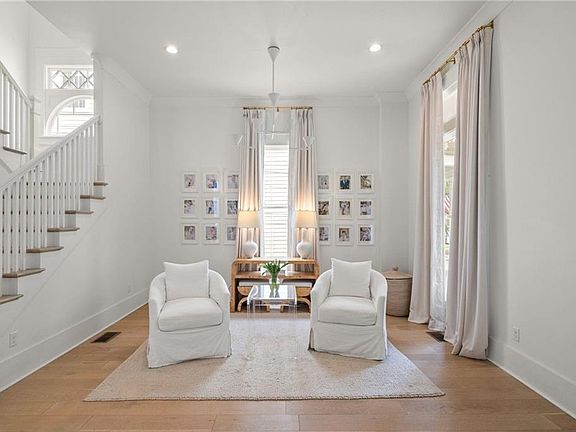 2nd image of 1056 Palmetto St