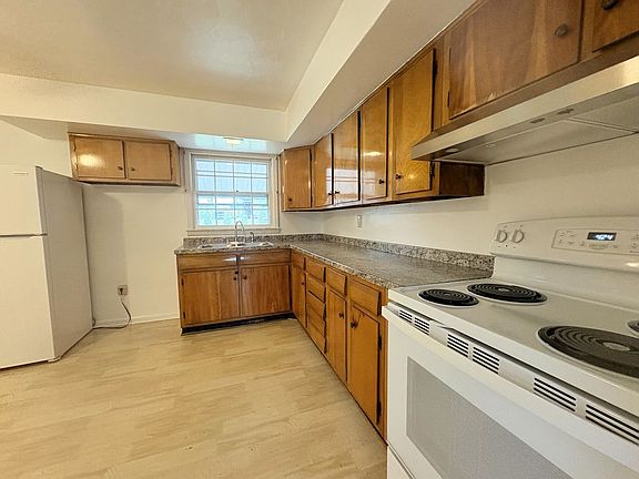 5th image of 2325 Wilson Blvd