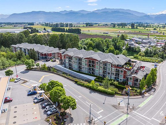 4th image of 2238 Whatcom Rd #404