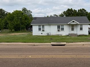 2011 Carrollton Ave, Greenwood, MS 38930