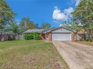 902 Holik Dr, College Station, TX 77840