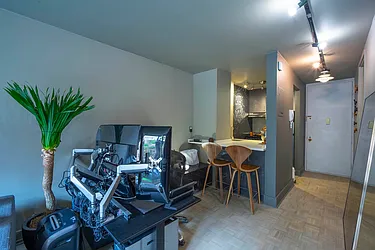 Rented by New York Casas Ltd.