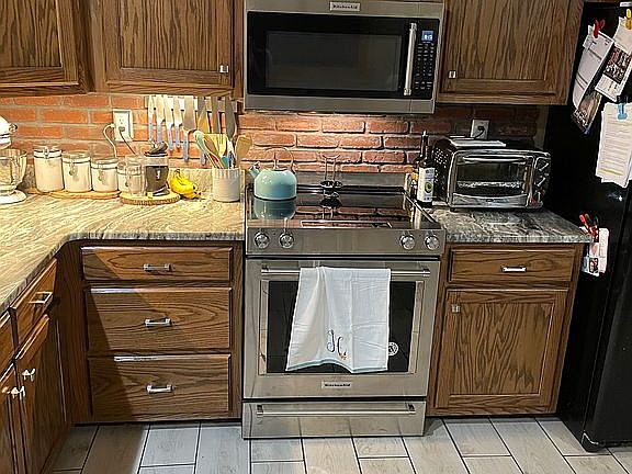 2nd image of 4869 Stone Cross Dr