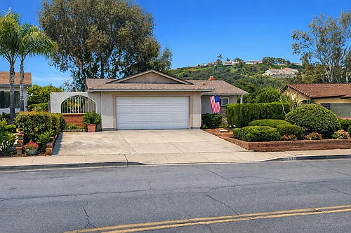 6545 Oakridge Rd Photo 1
