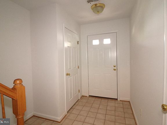 3rd image of 52 Quarterpole Ct